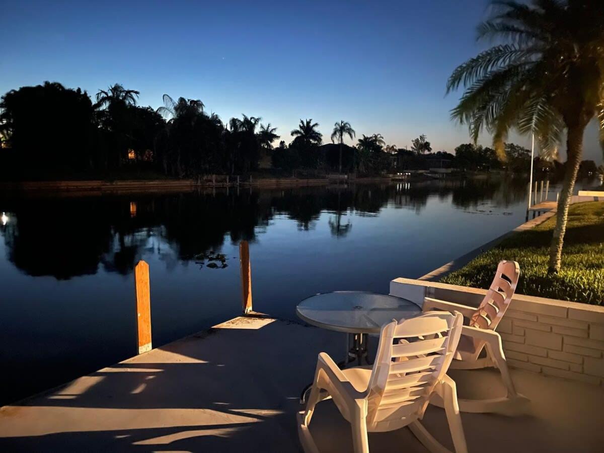 Hidden Secret Waterfront Retreat Villa Cape Coral Exterior photo