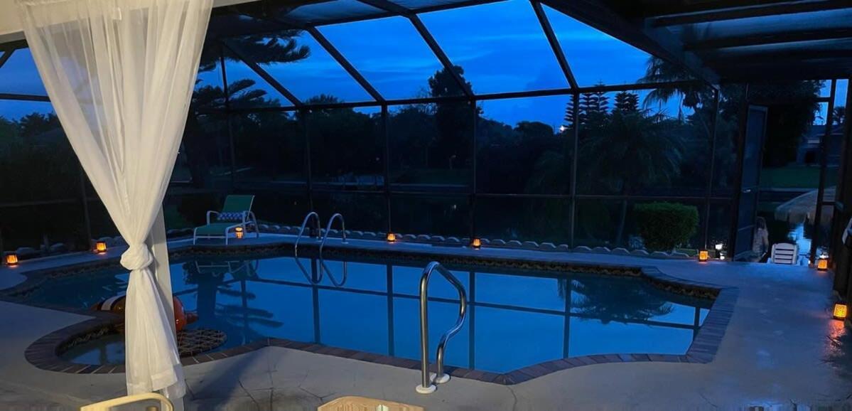 Hidden Secret Waterfront Retreat Villa Cape Coral Exterior photo