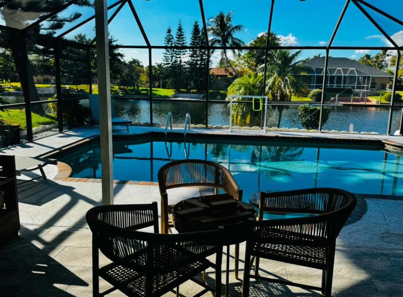 Hidden Secret Waterfront Retreat Villa Cape Coral Exterior photo