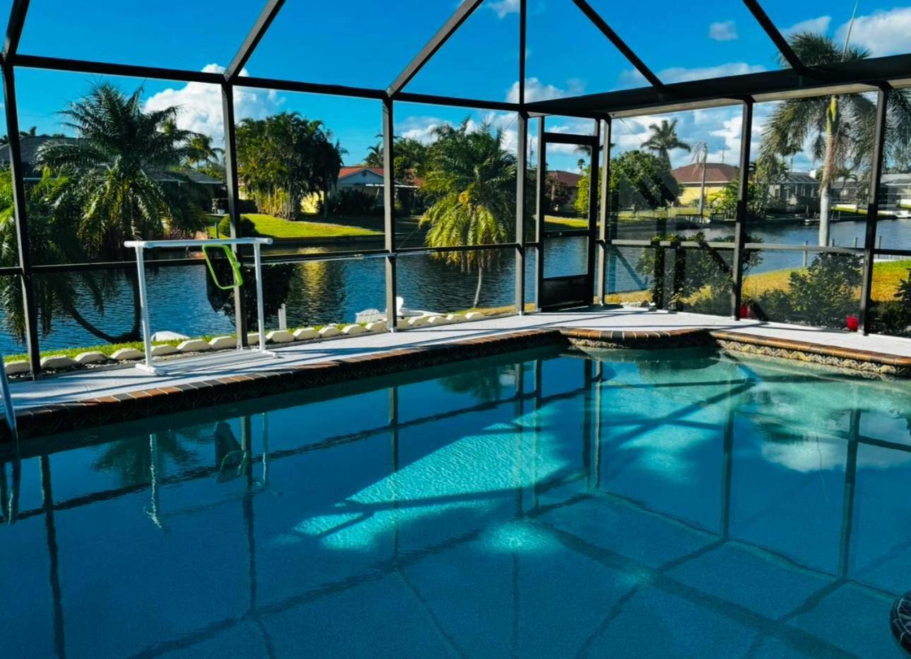 Hidden Secret Waterfront Retreat Villa Cape Coral Exterior photo